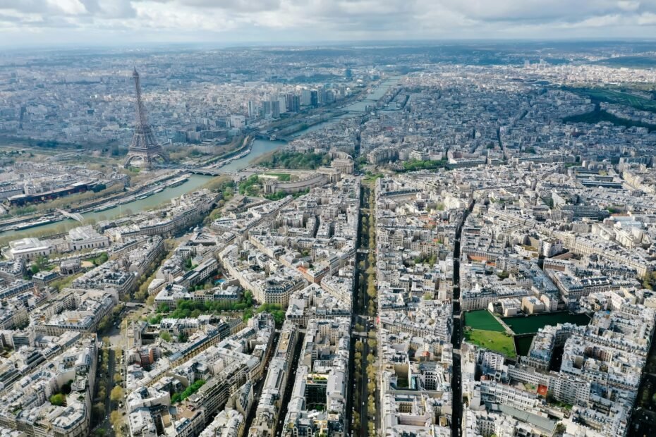 Panoramic collage of iconic European cities, including landmarks from Paris, Rome, Prague, Lisbon, and Amsterdam, representing top travel destinations for an unforgettable European trip.