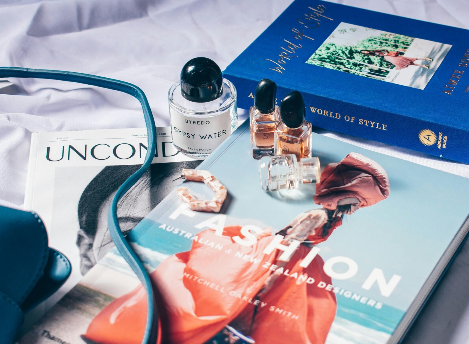 Baccarat Rouge 540 travel size perfume atomizer set, ideal for luxury travel and portable fragrance enjoyment.