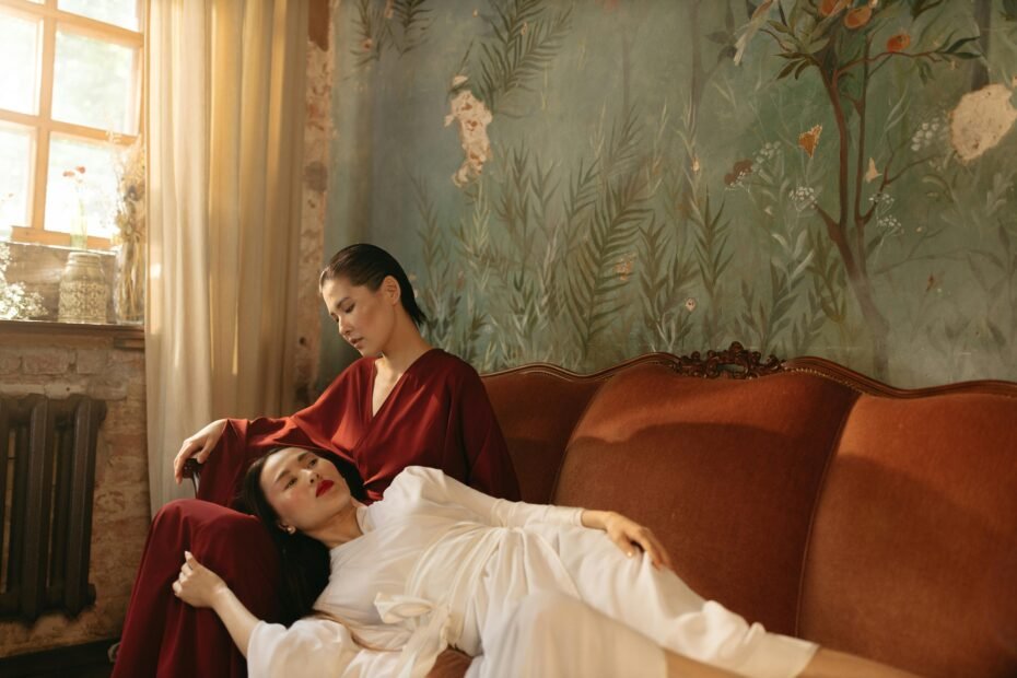 Intimate moment from Fellow Travelers, symbolizing the vulnerable emotional connection and forbidden love of Hawkins Fuller and Tim Laughlin during the 1950s Lavender Scare, driving the show's narrative.