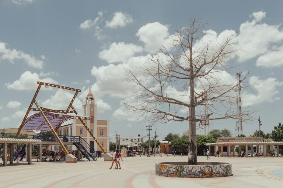 Modena Travel Plaza on New York State Thruway: modern service area with EV charging, fuel, and clean amenities for travelers.