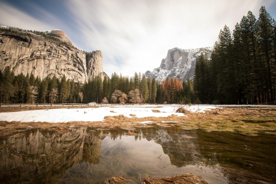 Traveling dental hygienist with a suitcase and dental tools, symbolizing professional flexibility, career growth, and the freedom of exploring new places.